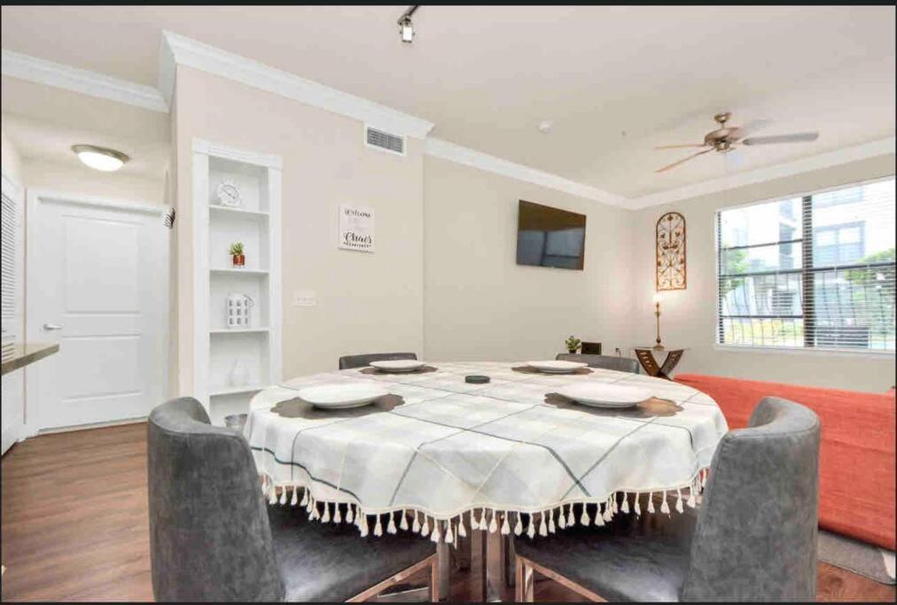 Luxury 1Bedroom/Pool View/ Galleria W/Study Desk 휴스턴 외부 사진