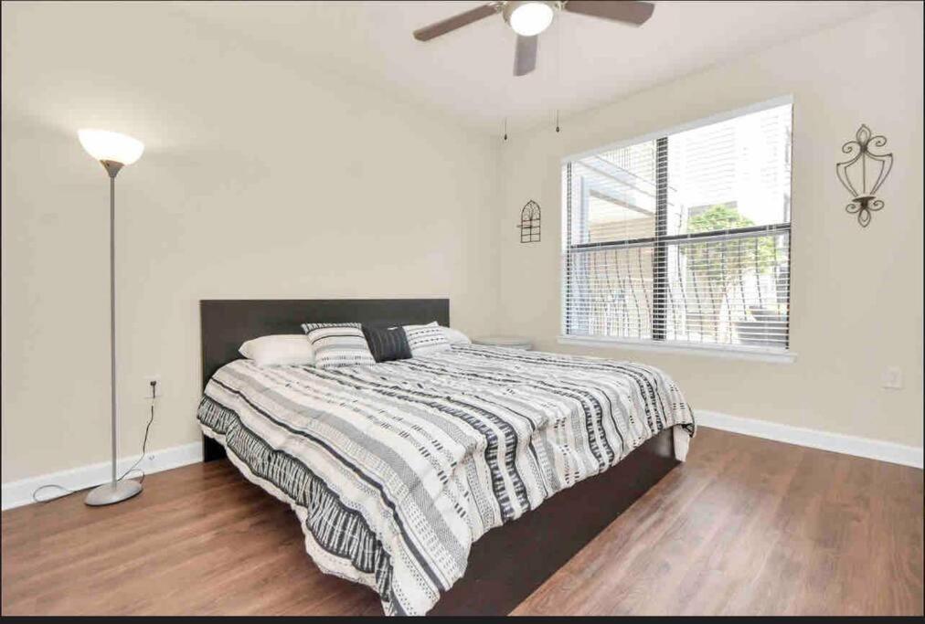Luxury 1Bedroom/Pool View/ Galleria W/Study Desk 휴스턴 외부 사진