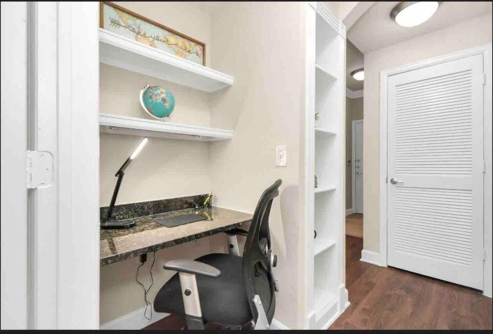 Luxury 1Bedroom/Pool View/ Galleria W/Study Desk 휴스턴 외부 사진