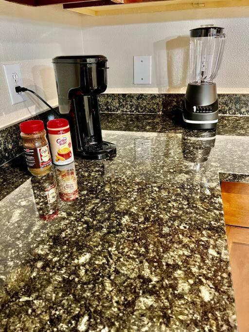 Luxury 1Bedroom/Pool View/ Galleria W/Study Desk 휴스턴 외부 사진